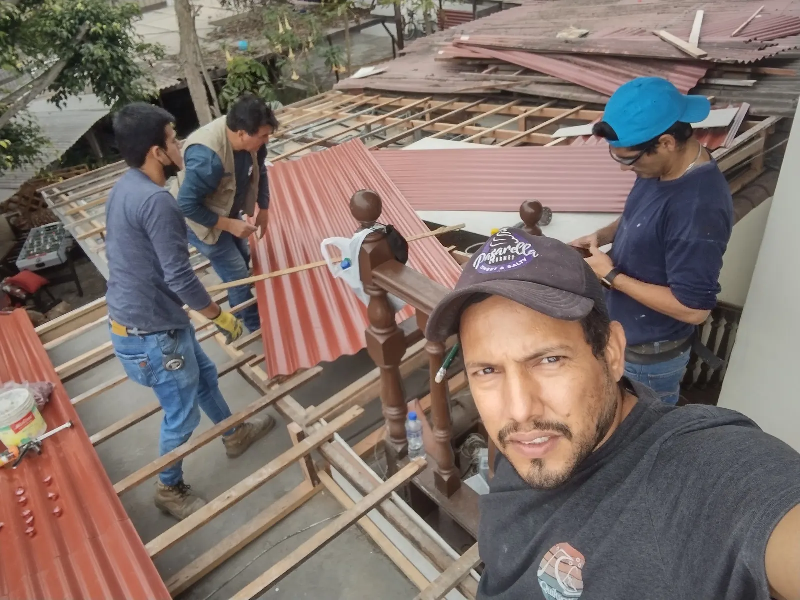 Equipo de Multiservicios JA trabajando en Lima y Callao